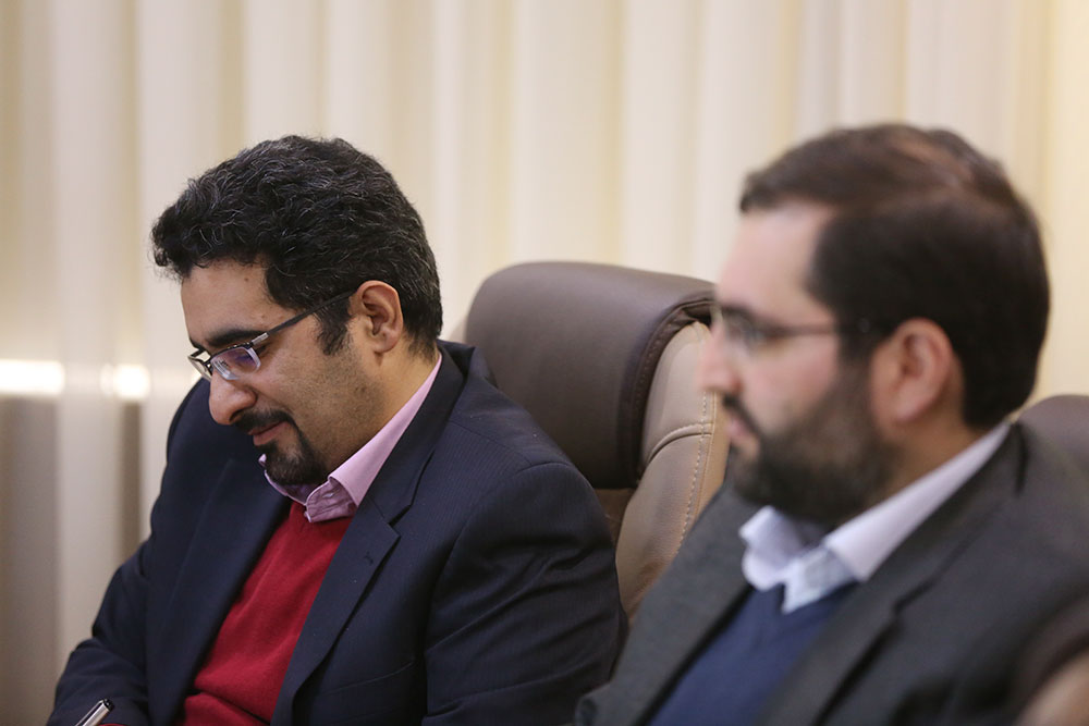 نشست هم اندیشی وزیر ارتباطات وفناوری اطلاعات با فعالان حوزه کسب و کار های نوپا 8