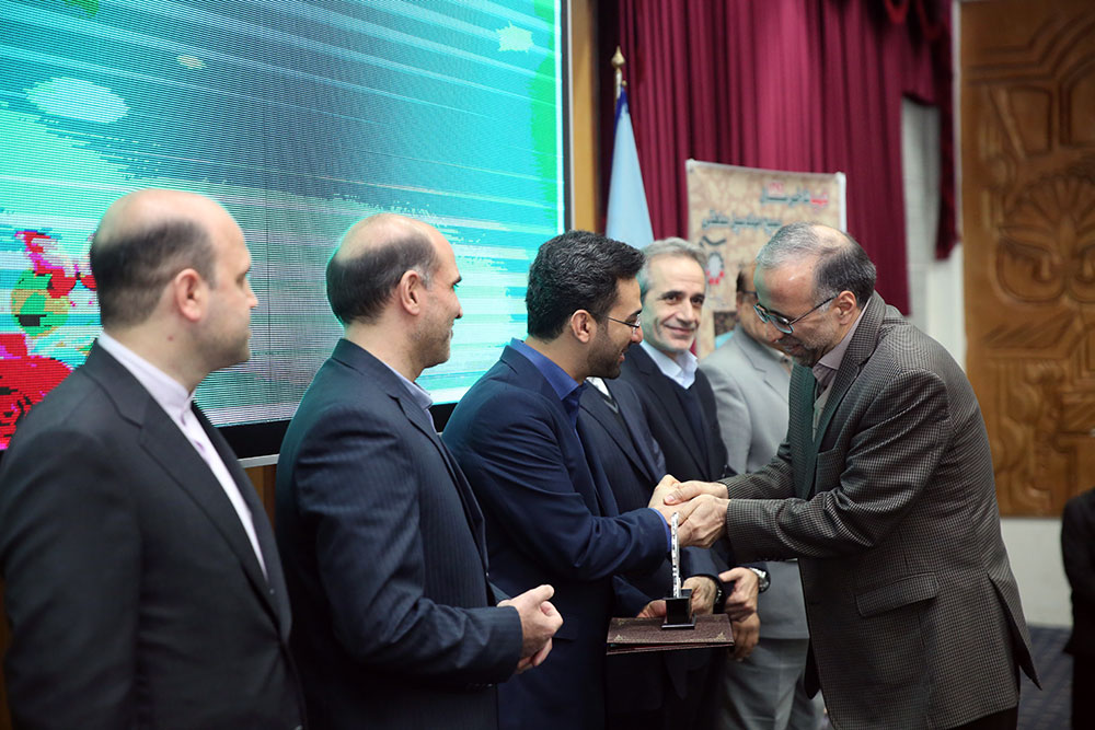 همایش سرامدان فناوری و صنعت با حضور وزیر ارتباطات  6