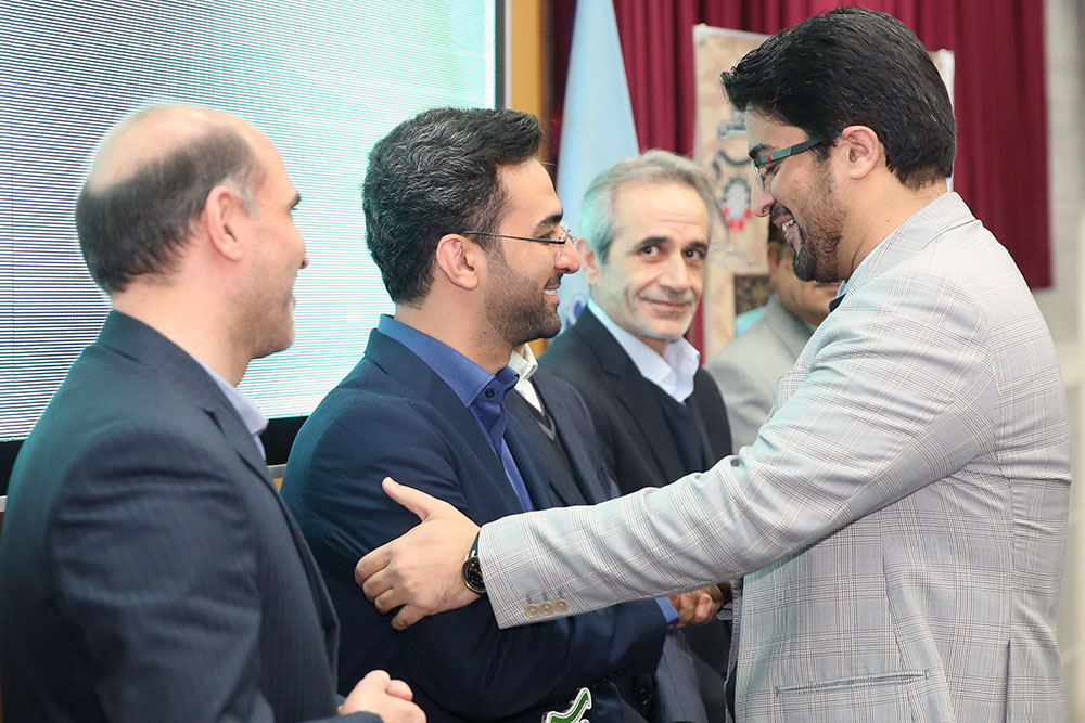 همایش سرامدان فناوری و صنعت با حضور وزیر ارتباطات  12