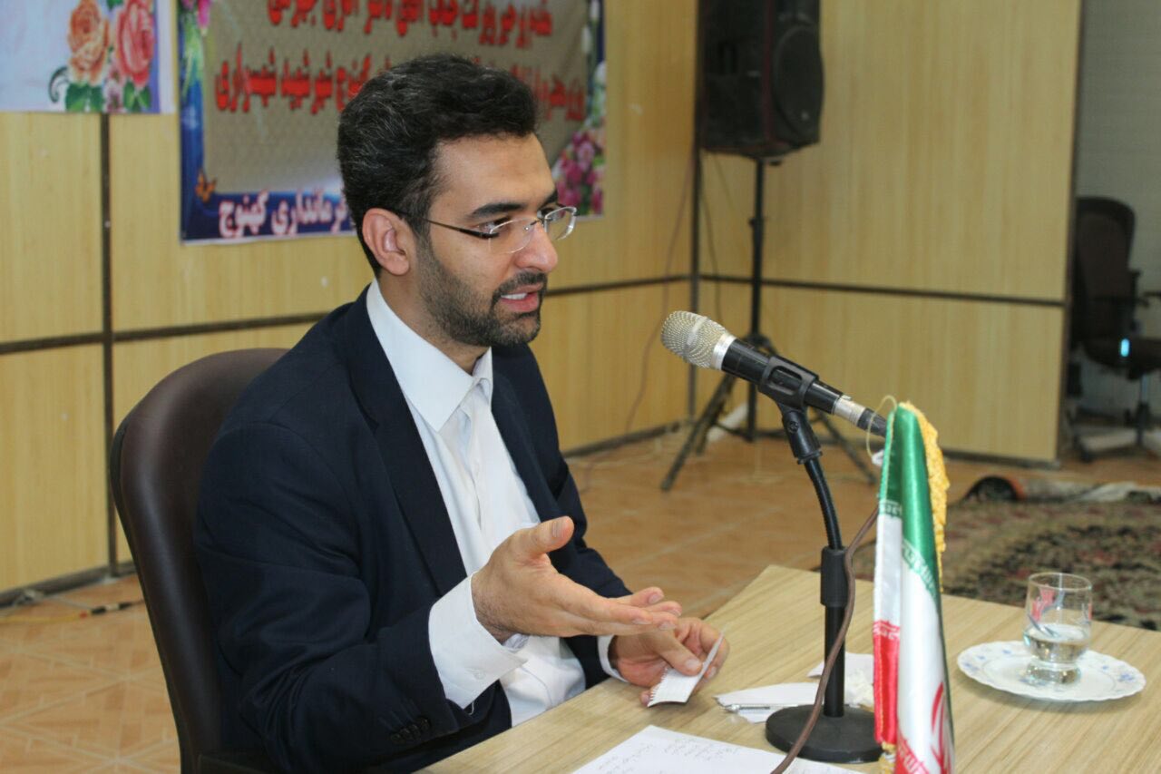 حضور وزیر ارتباطات و فناوری اطلاعات در شهرهای کهنوج و منوجان استان کرمان به عنوان نماینده دولت