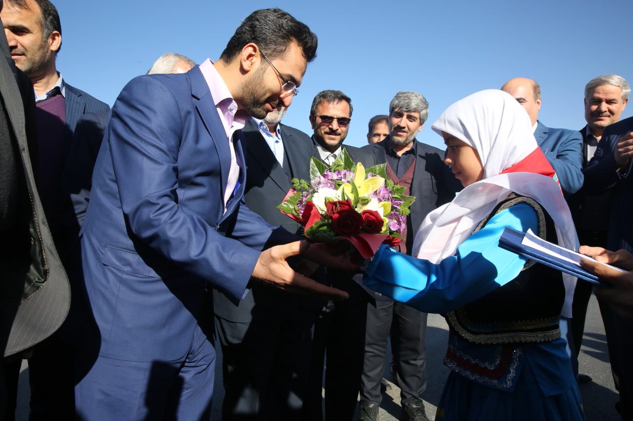 ورود وزیر ارتباطات و فناوری اطلاعات به استان خراسان جنوبی و حضور در جلسه شورای اداری