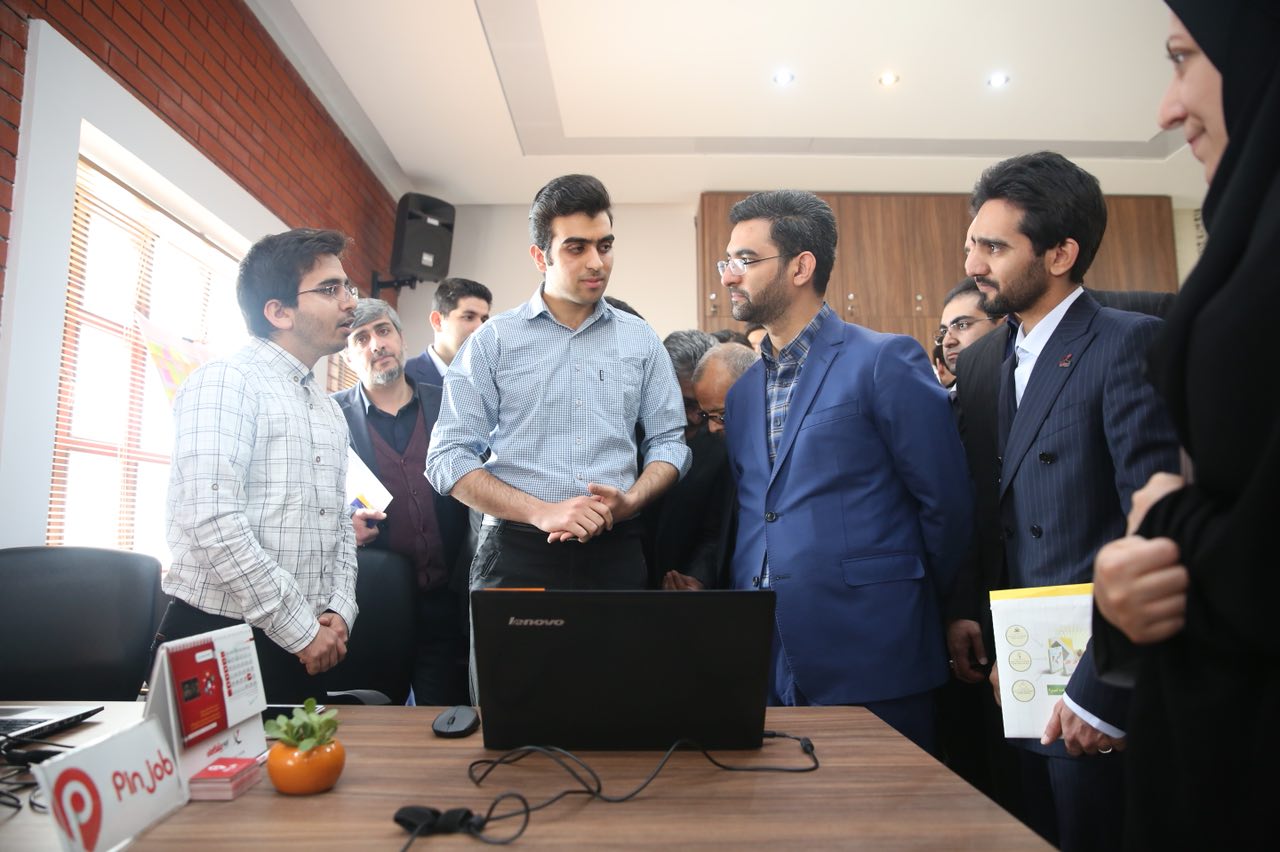 افتتاح مرکز تماس شرکت آسیاتک و بازدید از پروژه پارسی جو و شتابدهنده پیشگامان استان یزد