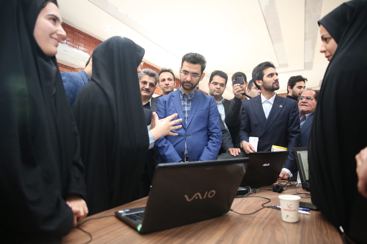 افتتاح مرکز تماس شرکت آسیاتک و بازدید از پروژه پارسی جو و شتابدهنده پیشگامان استان یزد