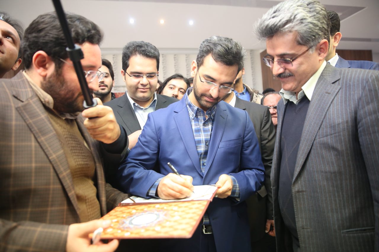 افتتاح مرکز تماس شرکت آسیاتک و بازدید از پروژه پارسی جو و شتابدهنده پیشگامان استان یزد