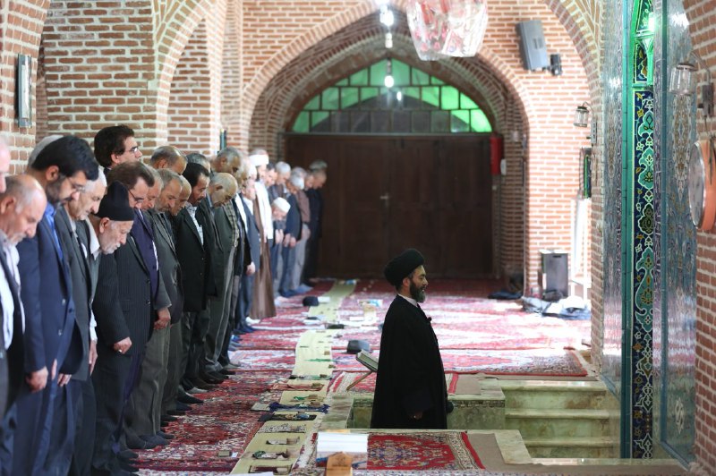 دیدار وزیر ارتباطات و فناوری اطلاعات با امام جمعه و نماینده ولی فقیه استان اردبیل 5