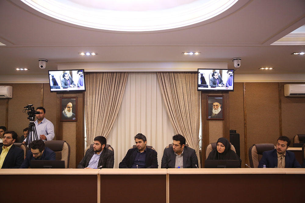 دیدار وزیر ارتباطات و فناوری اطلاعات با فعالان سیاسی