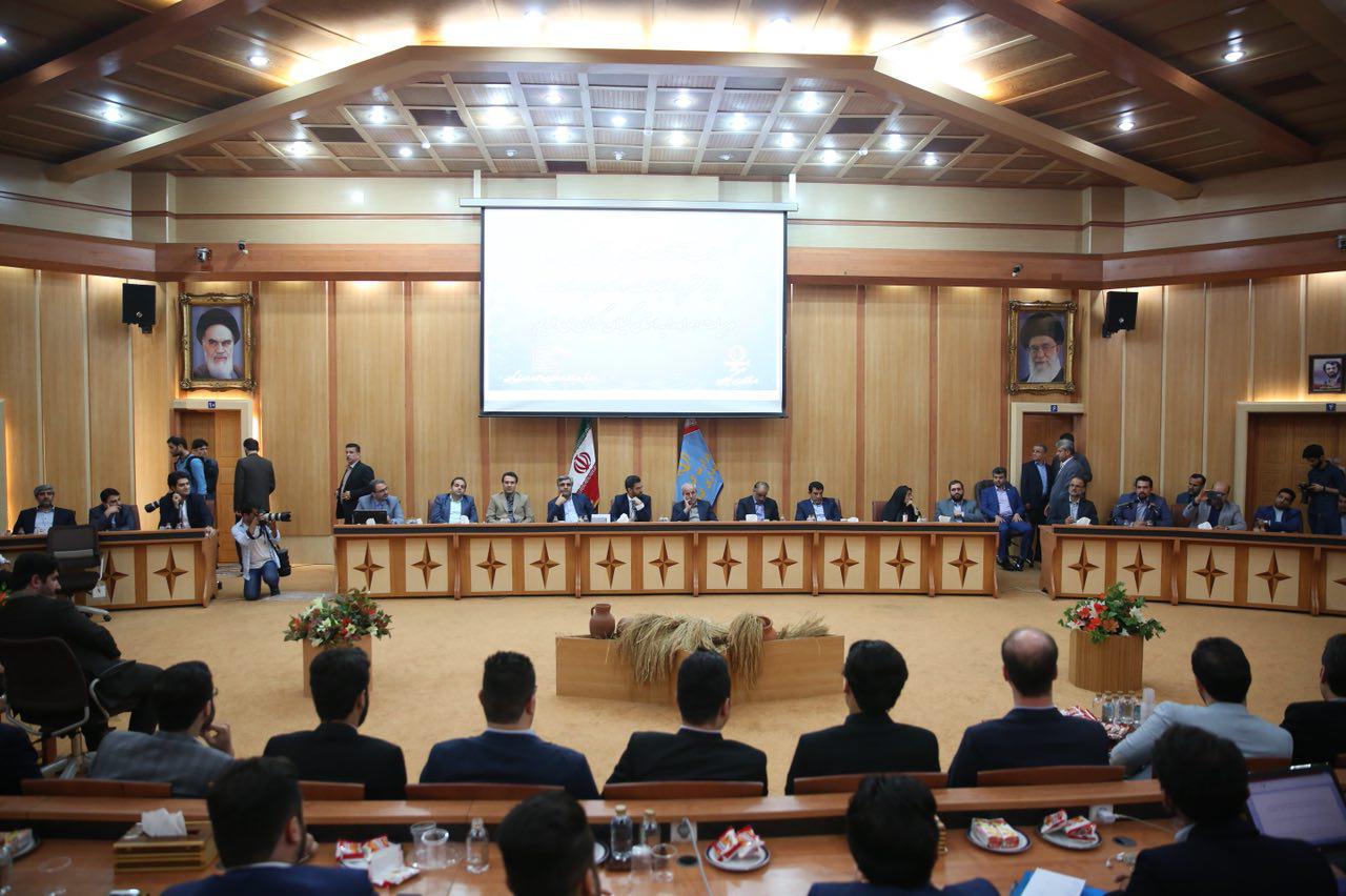 دیدار صمیمی وزیر ارتباطات و فناوری اطلاعات با جوانان و نخبگان حوزه ICT استان گیلان 3