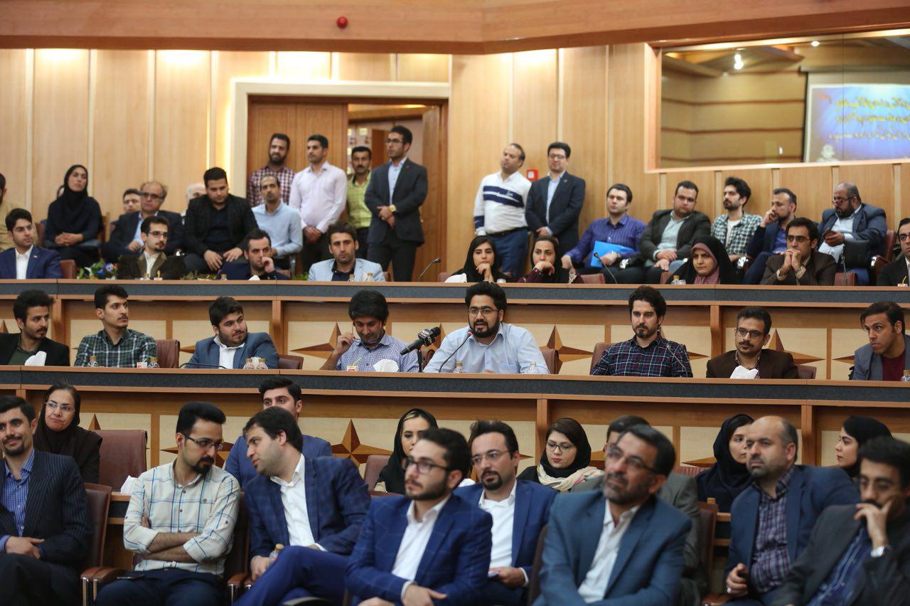 دیدار صمیمی وزیر ارتباطات و فناوری اطلاعات با جوانان و نخبگان حوزه ICT استان گیلان 13