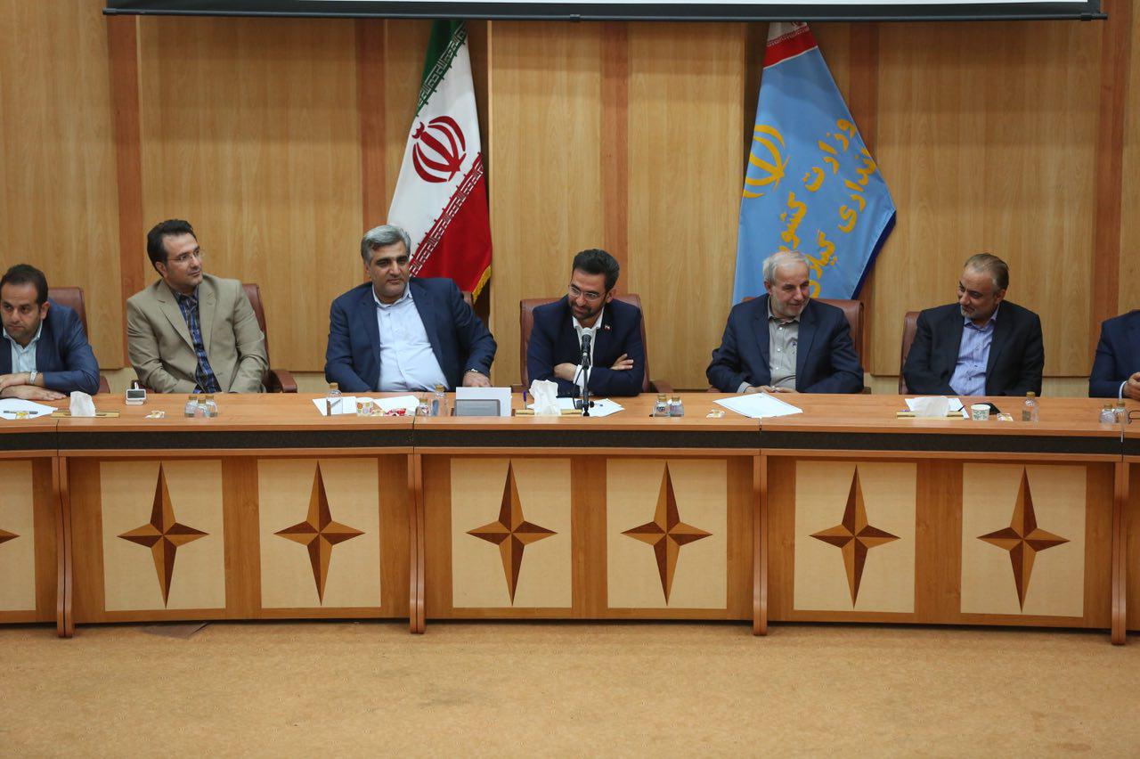 دیدار صمیمی وزیر ارتباطات و فناوری اطلاعات با جوانان و نخبگان حوزه ICT استان گیلان 15