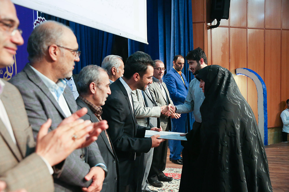 مراسم تجلیل از دانشجویان نمونه و ممتاز شاهد و ایثار گر دانشگاه علم و صنعت