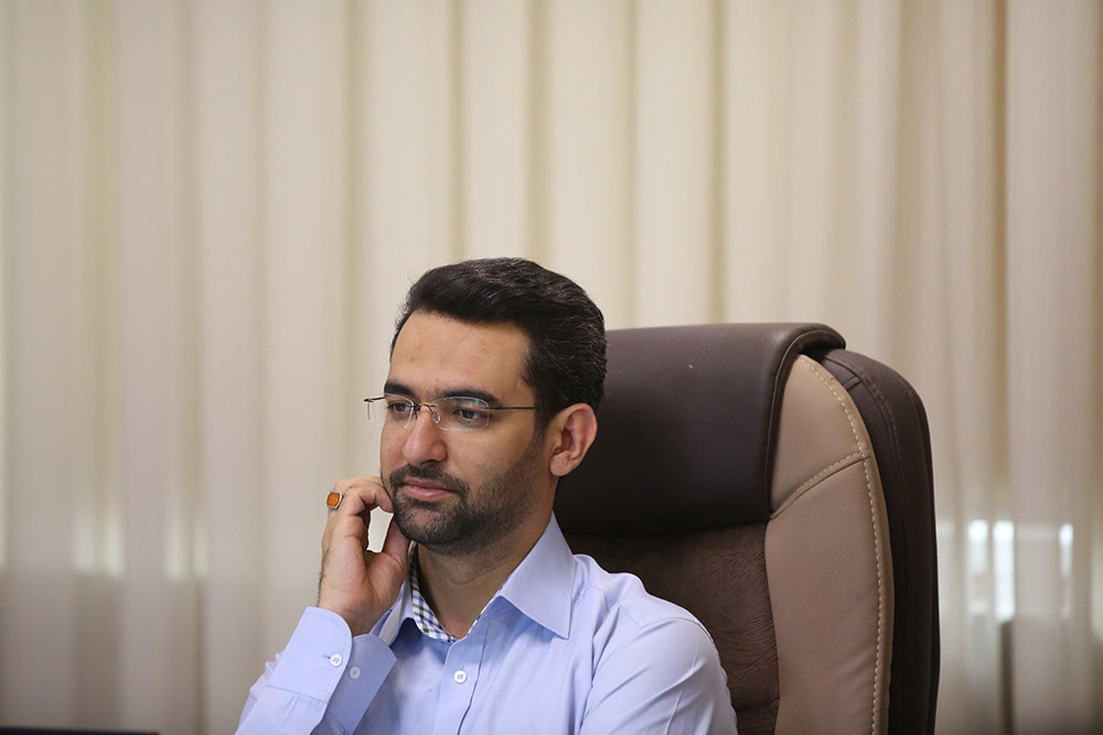 دیدار وزیر ارتباطات با جمعی از دانشجویان دانشگاه علم و صنعت