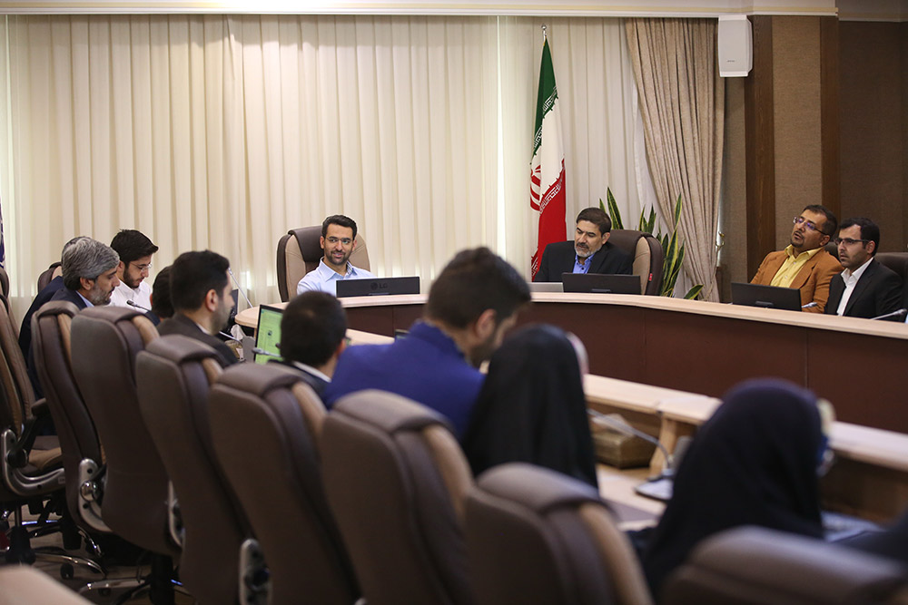 دیدار وزیر ارتباطات با جمعی از دانشجویان دانشگاه علم و صنعت