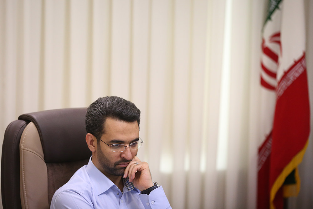 دیدار وزیر ارتباطات با جمعی از دانشجویان دانشگاه علم و صنعت