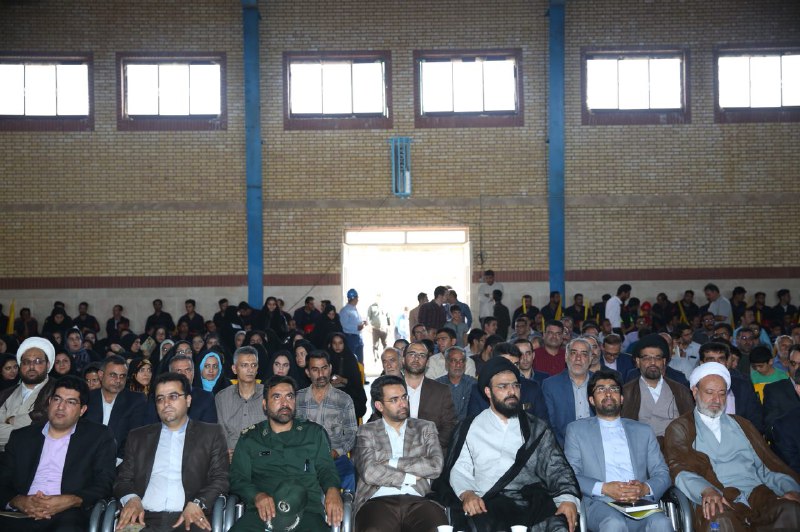 سفر وزیر ارتباطات و فناوری اطلاعات به شهرستان اردستان همزمان با سالروز شهدای هفتم تیر ‌