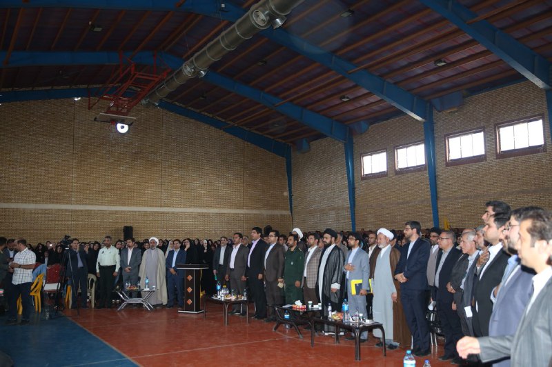 سفر وزیر ارتباطات و فناوری اطلاعات به شهرستان اردستان همزمان با سالروز شهدای هفتم تیر ‌