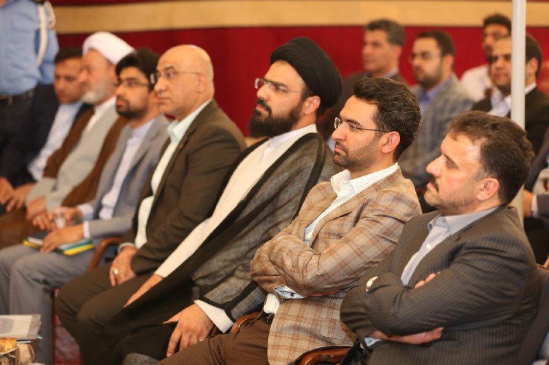 سفر وزیر ارتباطات و فناوری اطلاعات به شهرستان اردستان همزمان با سالروز شهدای هفتم تیر ‌