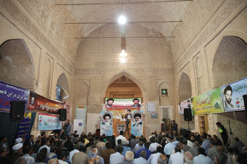 سفر وزیر ارتباطات و فناوری اطلاعات به شهرستان اردستان همزمان با سالروز شهدای هفتم تیر ‌
