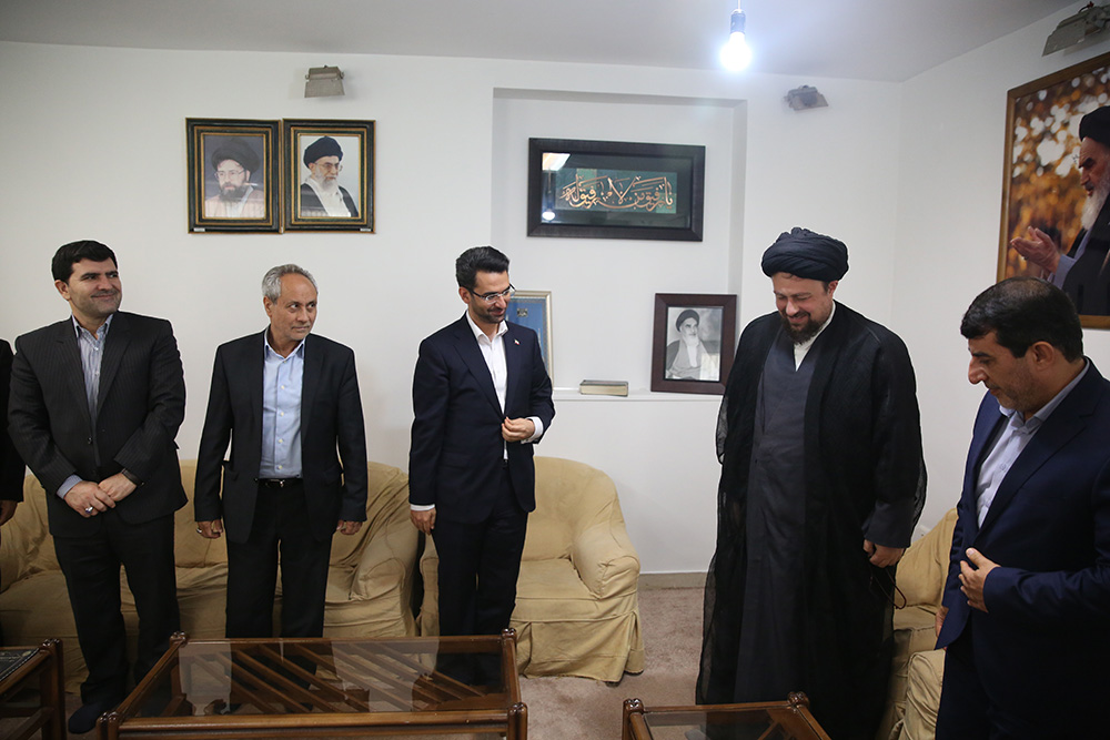 مراسم تجدید میثاق با آرمان های امام خمینی (ره) در حسینیه جماران
