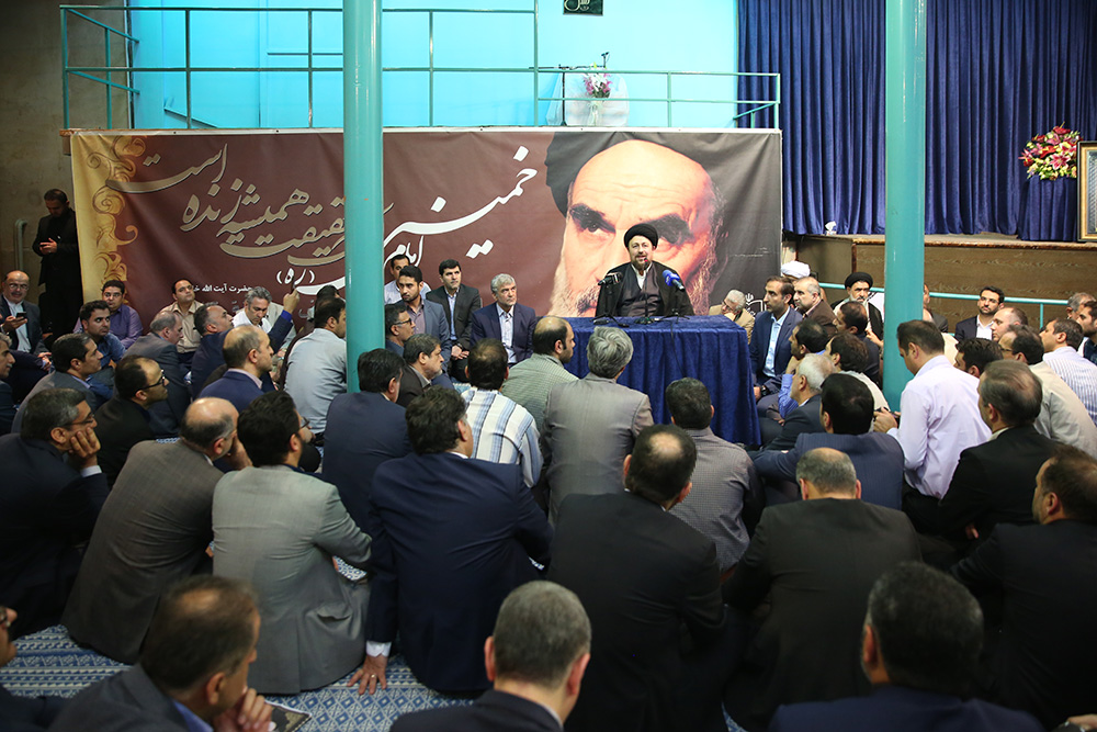 مراسم تجدید میثاق با آرمان های امام خمینی (ره) در حسینیه جماران
