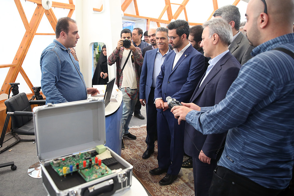 بازدید وزیر ارتباطات و فناوری اطلاعات از پارک علم و فناوری دانشگاه تهران