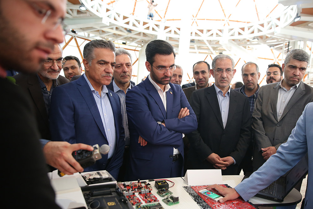 بازدید وزیر ارتباطات و فناوری اطلاعات از پارک علم و فناوری دانشگاه تهران