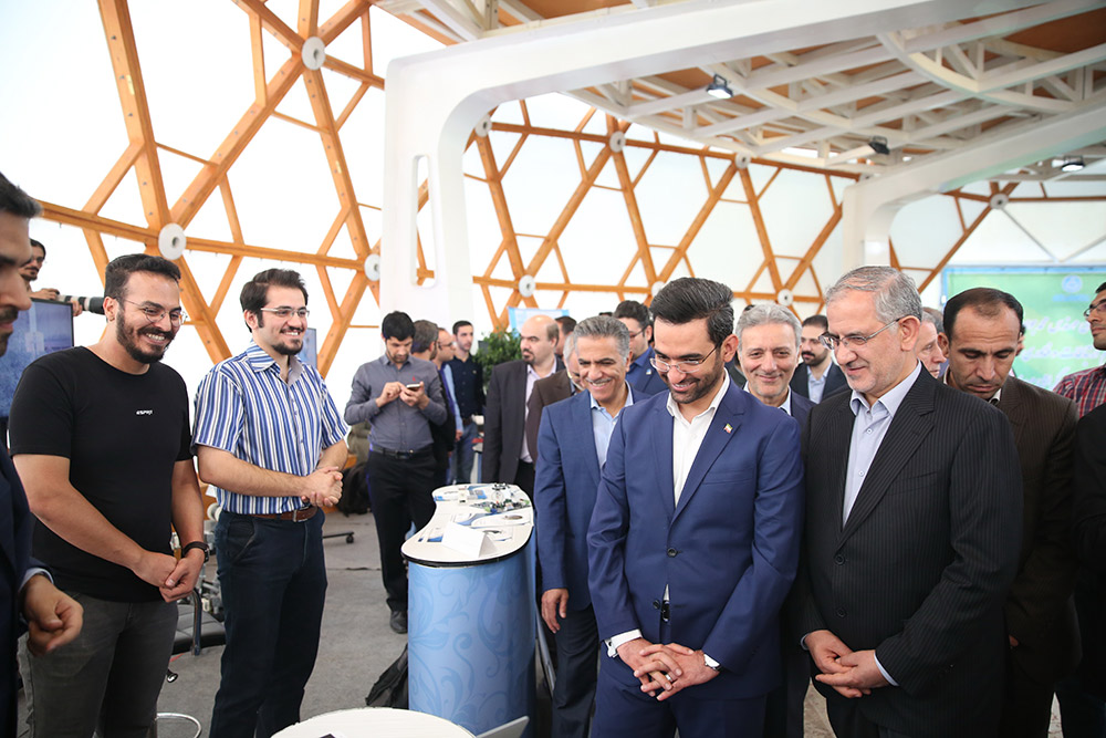 بازدید وزیر ارتباطات و فناوری اطلاعات از پارک علم و فناوری دانشگاه تهران