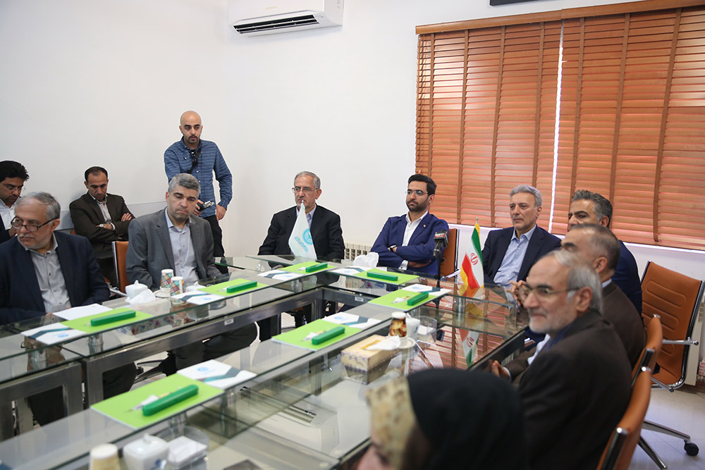 بازدید وزیر ارتباطات و فناوری اطلاعات از پارک علم و فناوری دانشگاه تهران