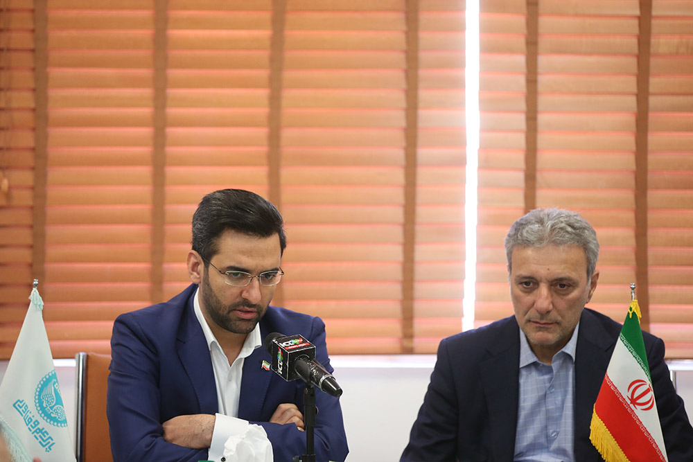 بازدید وزیر ارتباطات و فناوری اطلاعات از پارک علم و فناوری دانشگاه تهران