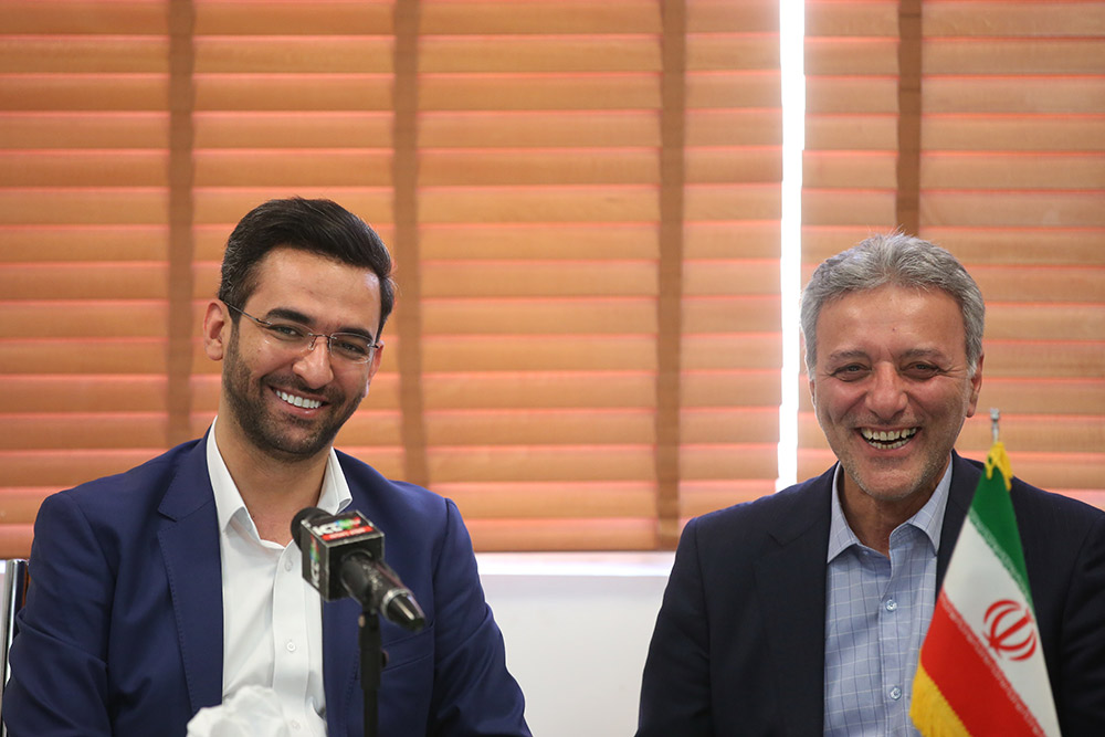 بازدید وزیر ارتباطات و فناوری اطلاعات از پارک علم و فناوری دانشگاه تهران