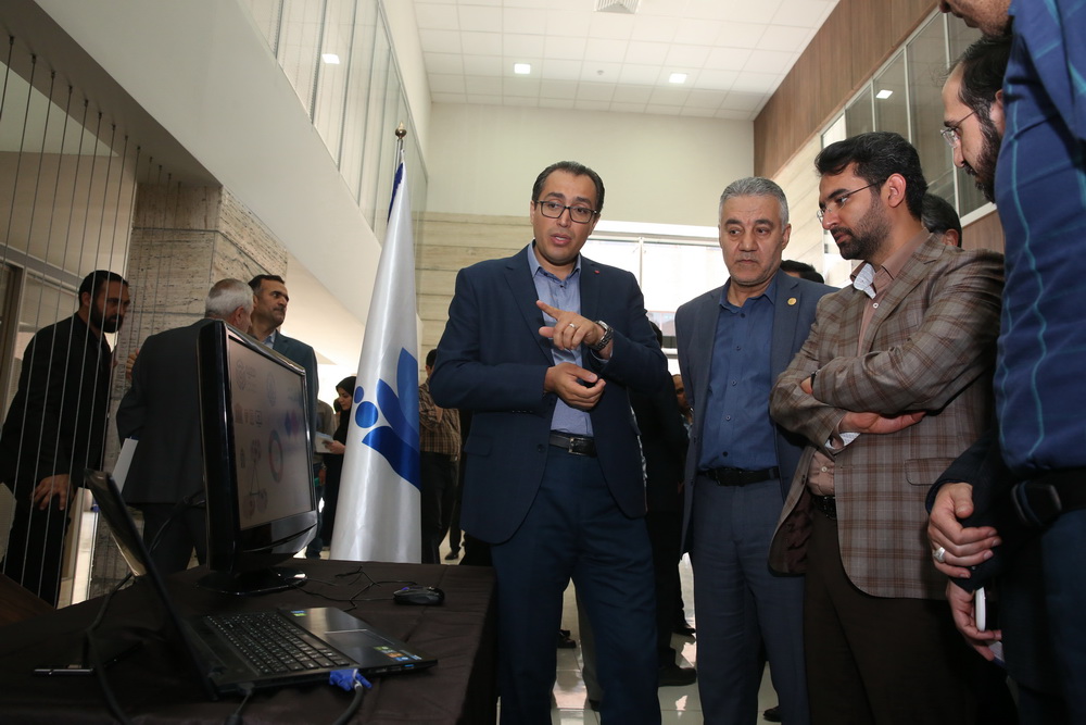 بازدید وزیر ارتباطات و فناوری اطلاعات از دانشگاه صنعتی شریف