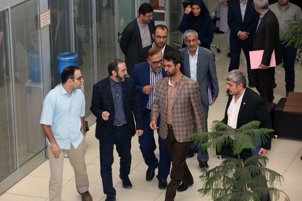 بازدید وزیر ارتباطات و فناوری اطلاعات از دانشگاه صنعتی شریف