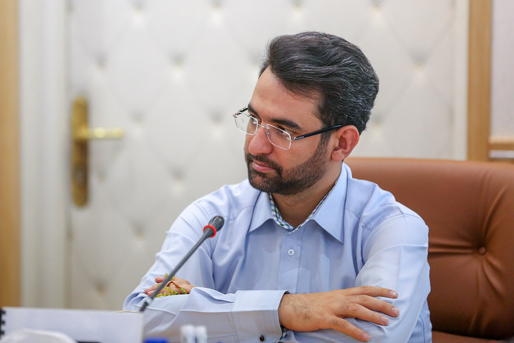 جلسه وزیر ارتباطات و فناوری اطلاعات با فرماندهان بسیج ستاد وزارت، سازمان ها و شرکت های تابعه