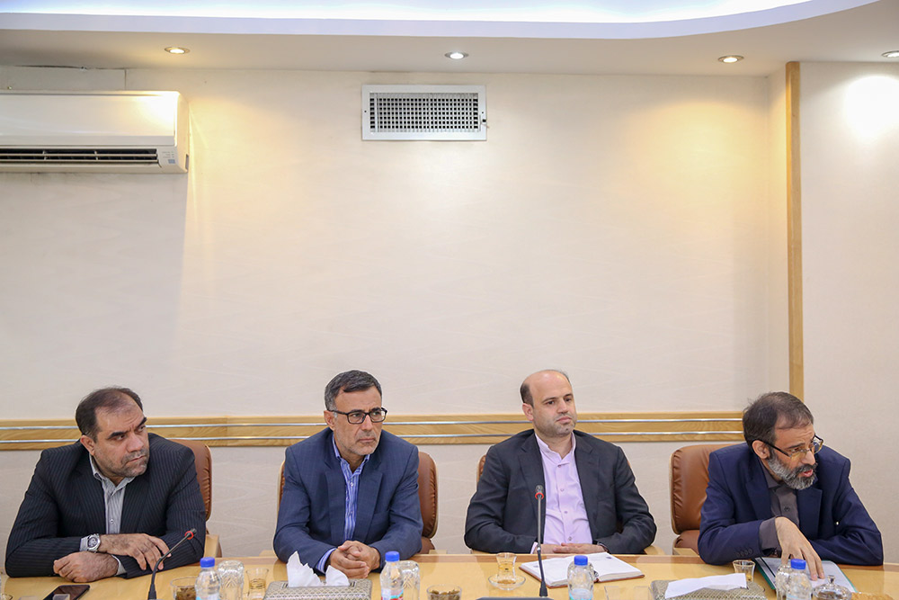 جلسه وزیر ارتباطات و فناوری اطلاعات با فرماندهان بسیج ستاد وزارت، سازمان ها و شرکت های تابعه