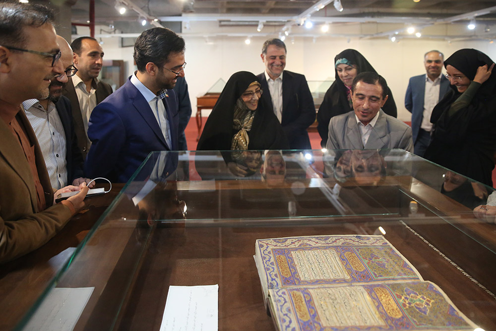 بازدید وزیر ارتباطات و فناوری اطلاعات از کتابخانه ملی