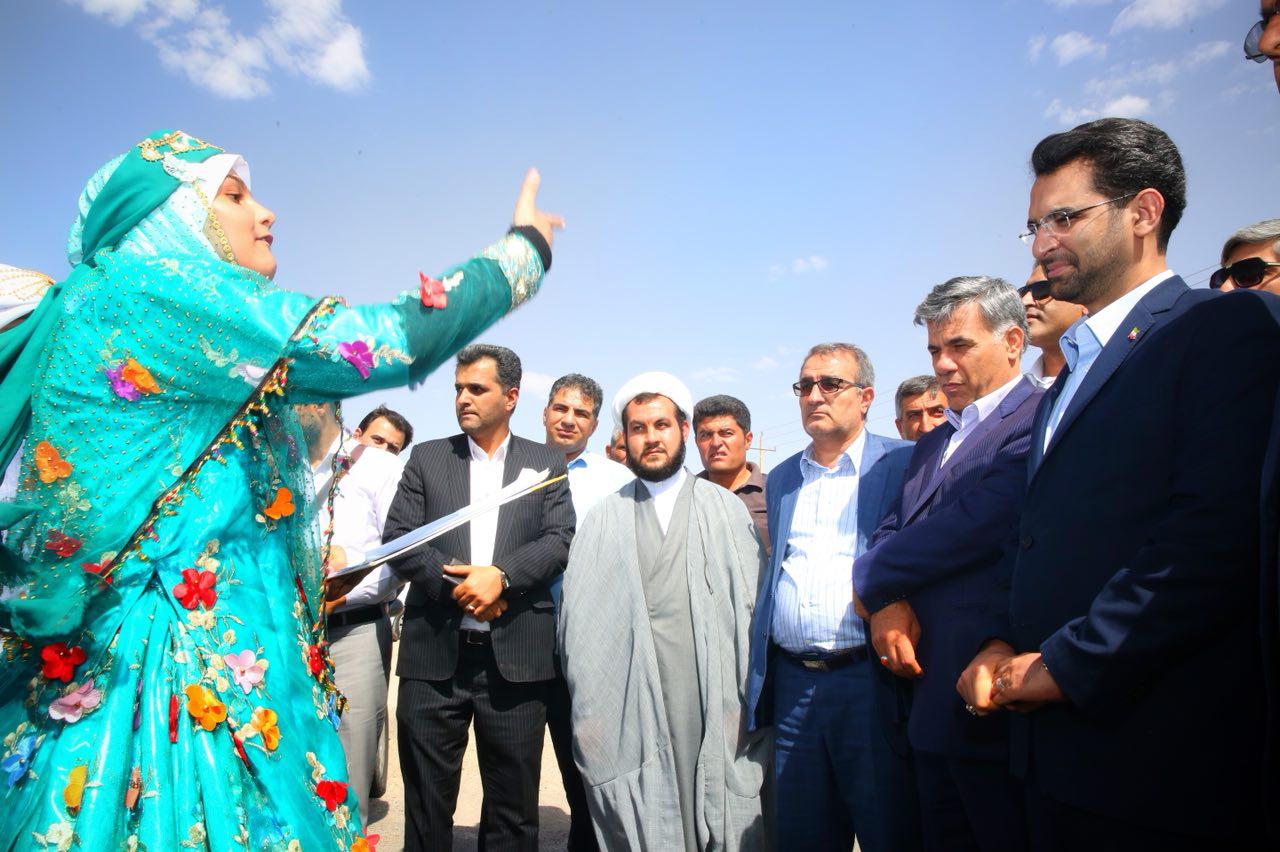 روز اول سفر وزیر ارتباطات و فناوری اطلاعات به استان فارس