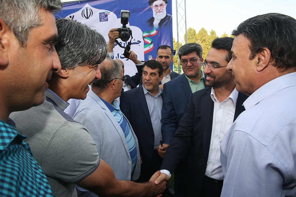 بازدید وزیر ارتباطات و فناوری اطلاعات از مجموعه ورزشی پیام