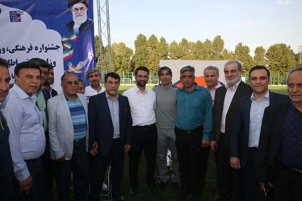 بازدید وزیر ارتباطات و فناوری اطلاعات از مجموعه ورزشی پیام