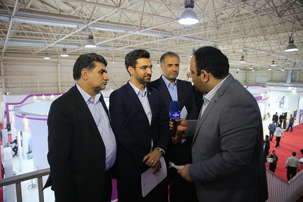 شروع به کار نمایشگاه الکامپ با حضور وزیر ارتباطات و فناوری اطلاعات