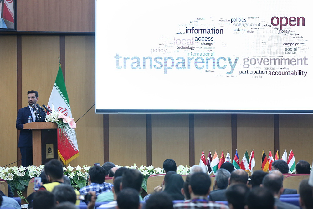 شروع به کار نمایشگاه الکامپ با حضور وزیر ارتباطات و فناوری اطلاعات