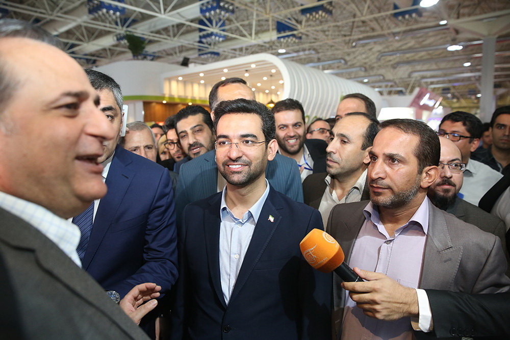شروع به کار نمایشگاه الکامپ با حضور وزیر ارتباطات و فناوری اطلاعات
