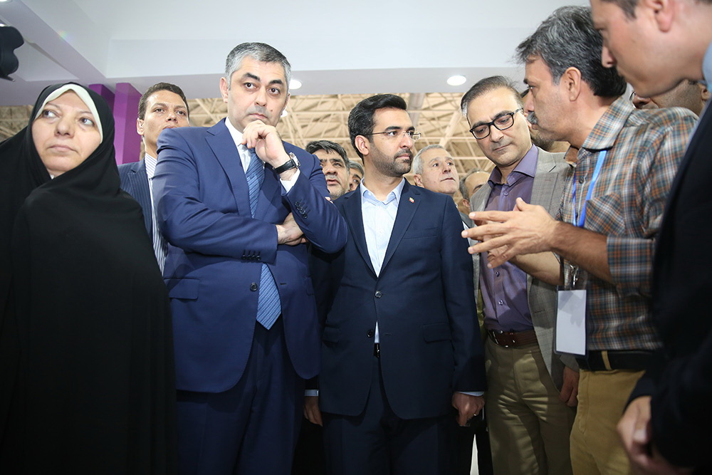 شروع به کار نمایشگاه الکامپ با حضور وزیر ارتباطات و فناوری اطلاعات