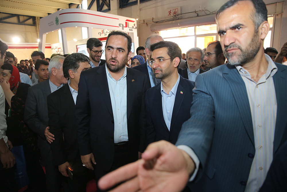 شروع به کار نمایشگاه الکامپ با حضور وزیر ارتباطات و فناوری اطلاعات