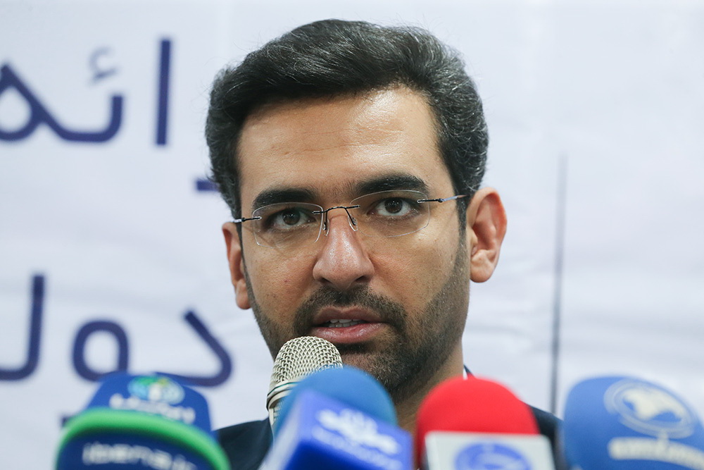 شروع به کار نمایشگاه الکامپ با حضور وزیر ارتباطات و فناوری اطلاعات