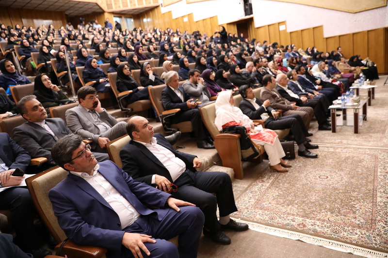 نقش ارتباطات و فناوری اطلاعات در توانمندسازی زنان