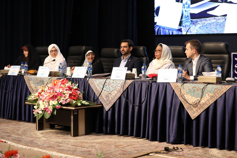 نقش ارتباطات و فناوری اطلاعات در توانمندسازی زنان