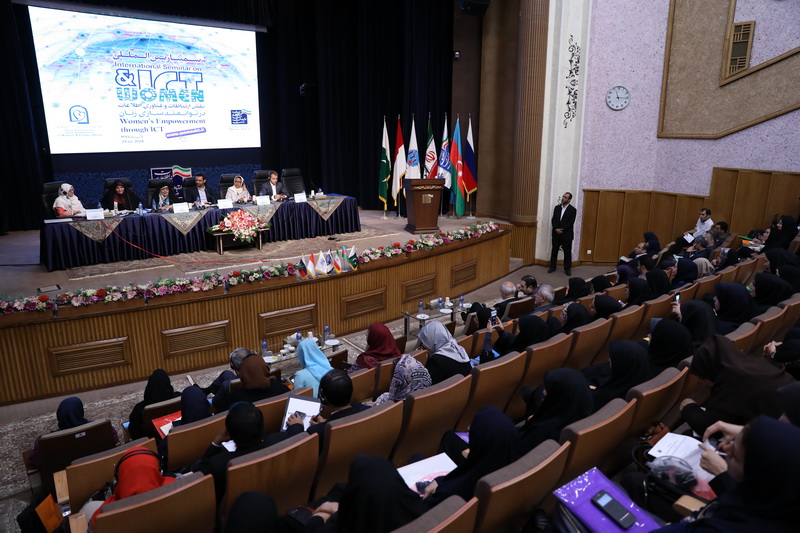 نقش ارتباطات و فناوری اطلاعات در توانمندسازی زنان
