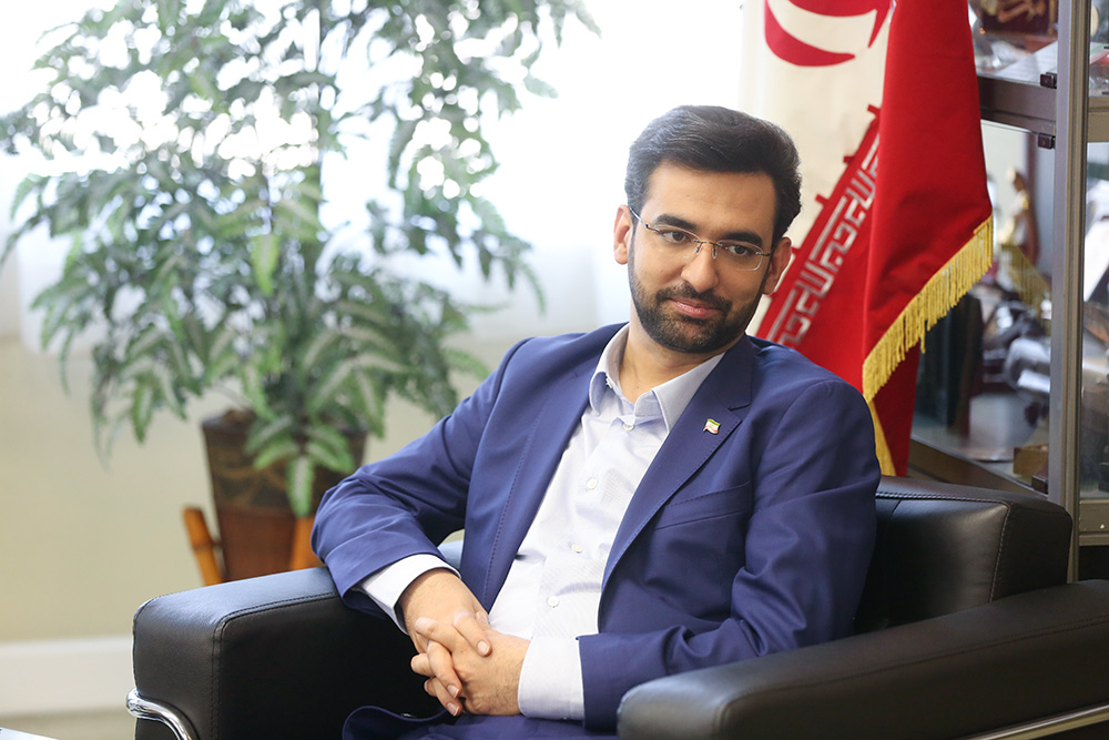بازدید وزیر ارتباطات و فناوری اطلاعات از خبرگزاری ایرنا به مناسبت روز خبرنگار