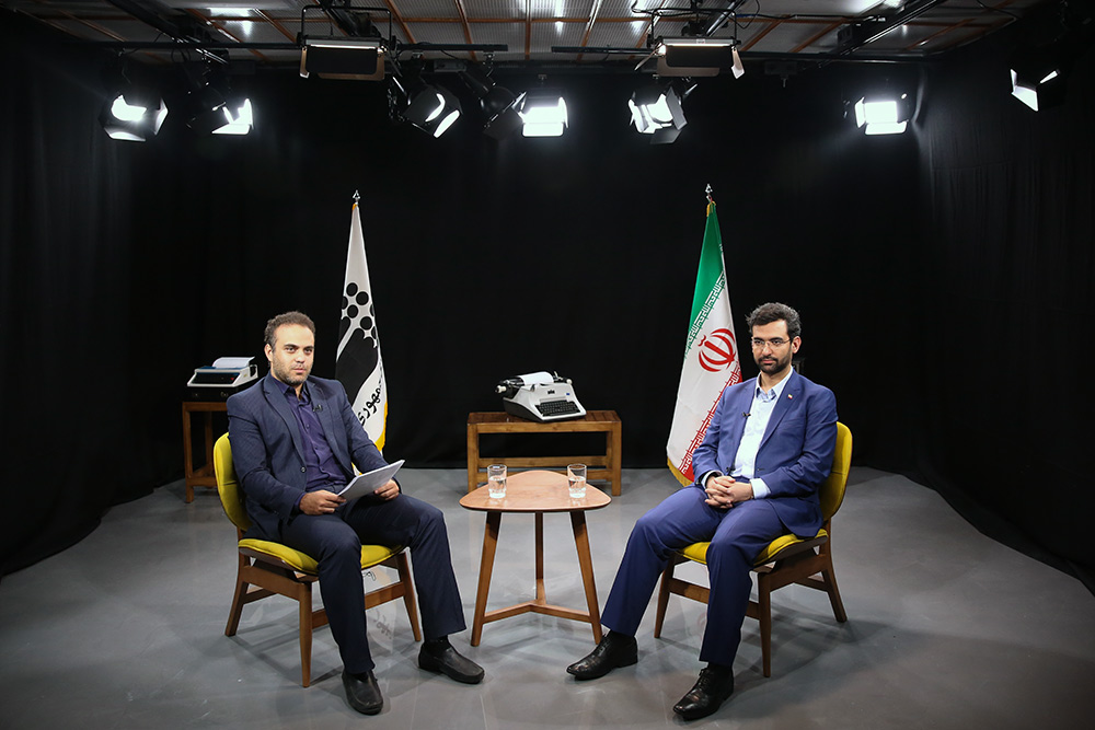 بازدید وزیر ارتباطات و فناوری اطلاعات از خبرگزاری ایرنا به مناسبت روز خبرنگار