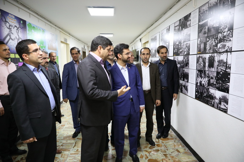 بازدید وزیر ارتباطات و فناوری اطلاعات از خبرگزاری ایرنا به مناسبت روز خبرنگار
