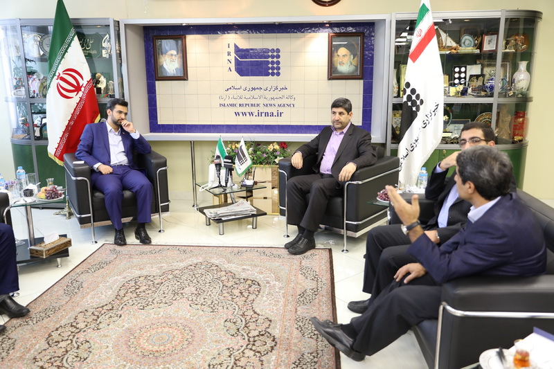 بازدید وزیر ارتباطات و فناوری اطلاعات از خبرگزاری ایرنا به مناسبت روز خبرنگار